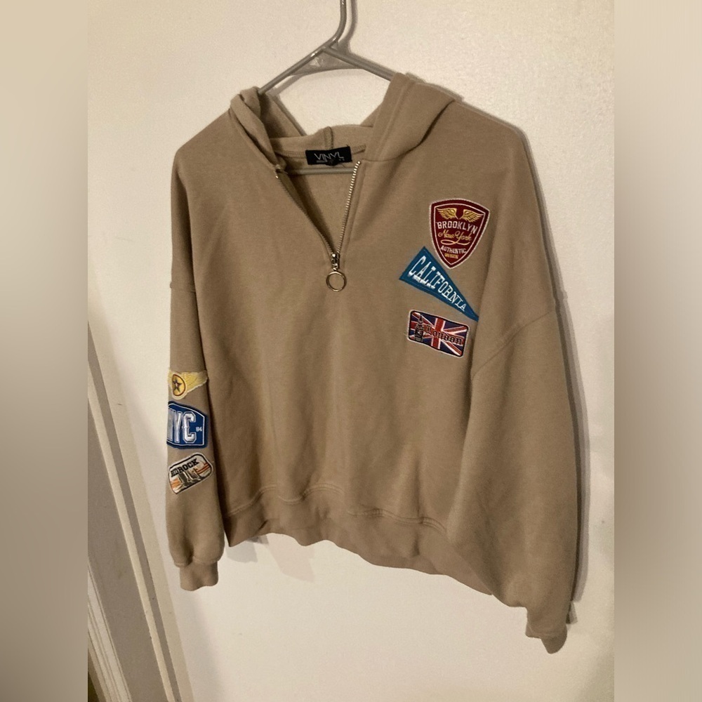 Vinyl Icons long sleeve hooded sweatshirt in size Large.6 patches total
